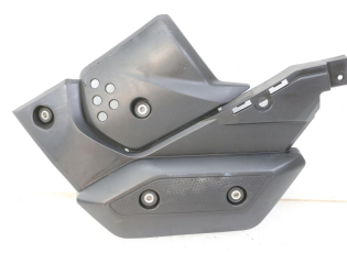CACHE CHASSIS LATERAL DROIT