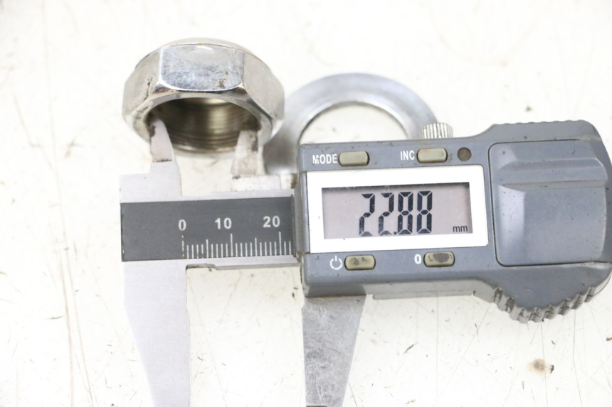 photo de DADO DELLA PIASTRA FORCELLA HONDA NSR R 125 (1994 - 2003) - Dettaglio del componente