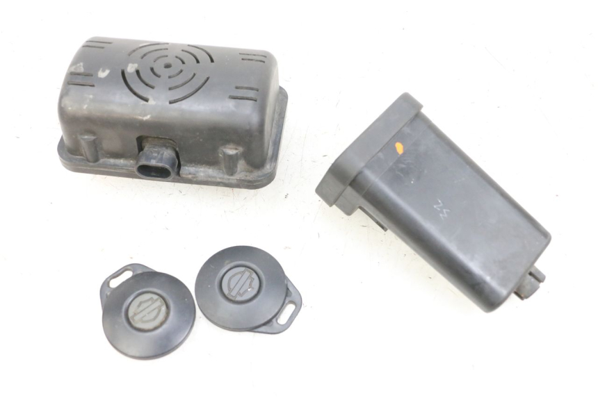 photo de ALLARME ANTIFURTO HARLEY DAVIDSON SPORTSTER XL CUSTOM 883 (1999 - 2006) - Primo piano ad alta risoluzione