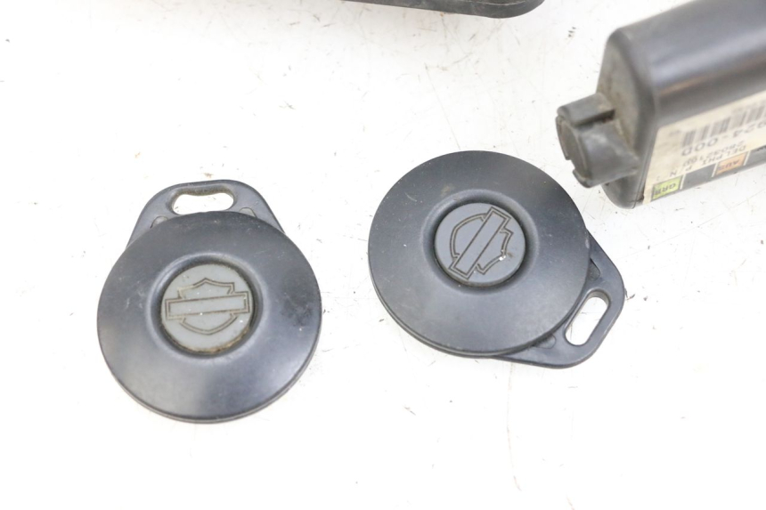 photo de ALLARME ANTIFURTO HARLEY DAVIDSON SPORTSTER XL CUSTOM 883 (1999 - 2006) - Primo piano tecnico