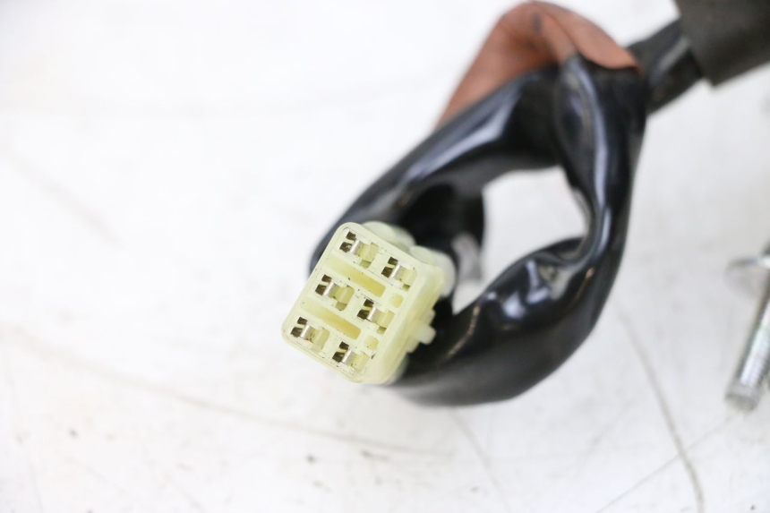 photo de ANTENNA TRANSPONDER YAMAHA X-MAX XMAX 125 (2010 - 2013) - Dettagli dei punti di fissaggio