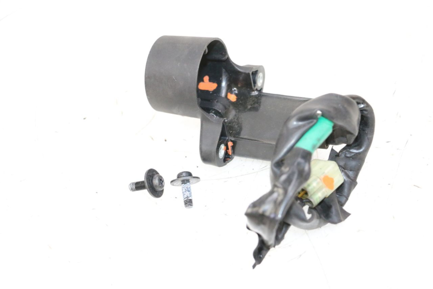 photo de ANTENNA TRANSPONDER YAMAHA XJ6 600 (2008 - 2016) - Dettagli dei punti di fissaggio