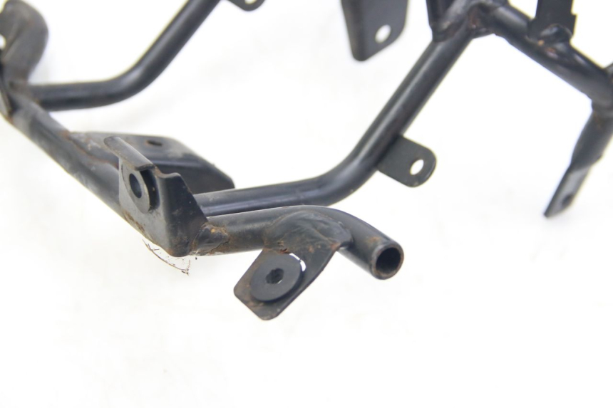 photo de ARAIA ANTERIORE SUZUKI SIXTEEN 125 (2008 - 2010)