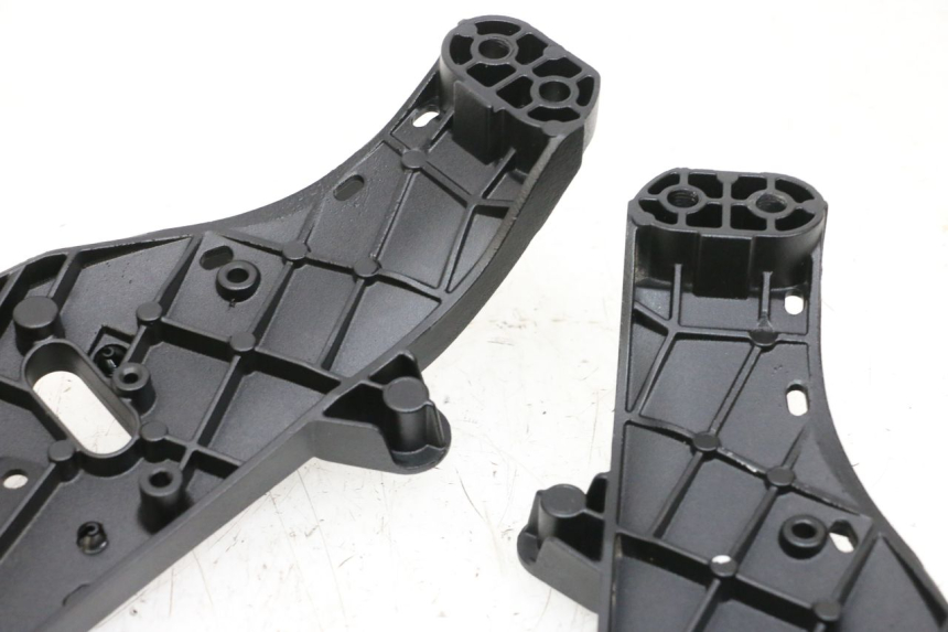 photo de CUPOLINO STAFFA BMW R GS 1250 (2021 - 2024) - Dettagli dei punti di fissaggio