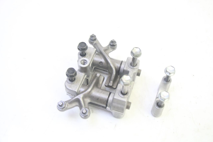 photo de ALBERO CAMME SUZUKI BURGMAN 125 (2007 - 2014) - Dettagli dei punti di fissaggio