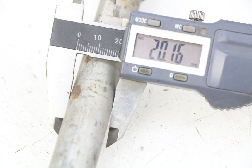 photo de ASSE BRACCIO OSCILLANTE HONDA CB R 1000 (2018 - 2023)