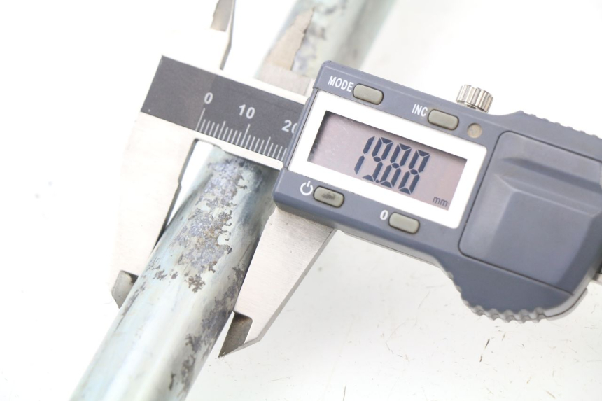 photo de ASSE BRACCIO OSCILLANTE KAWASAKI ZZR 600 (1995 - 2004)