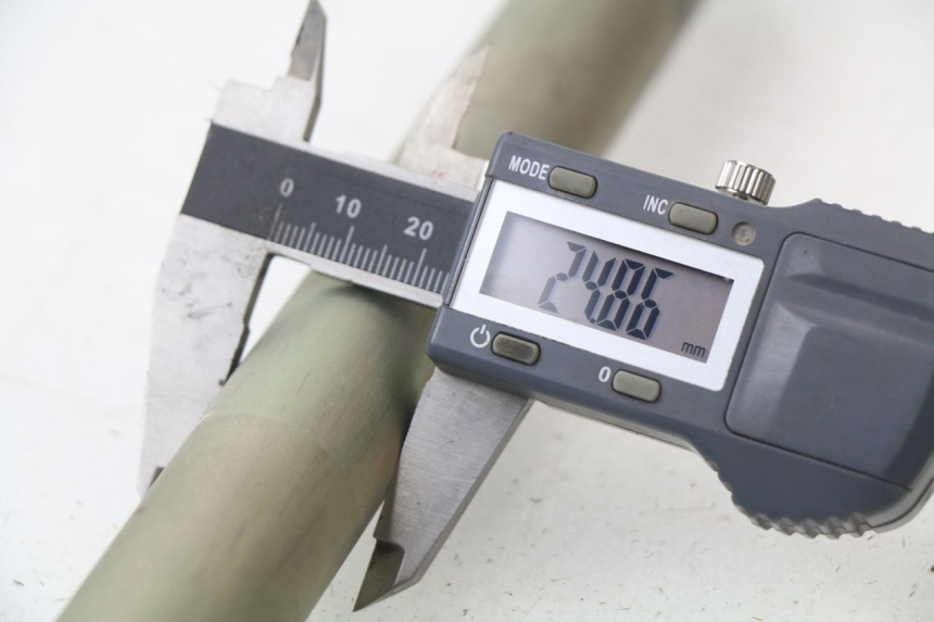 photo de ASSE BRACCIO OSCILLANTE YAMAHA YZF R6 600 (2010 - 2016)