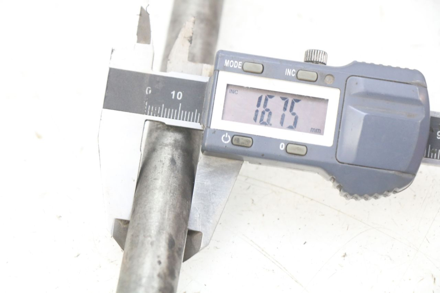 photo de ASSE RUOTA POSTERIORE ROYAL ENFIELD BULLET CLASSIC 500 (2017 - 2020)