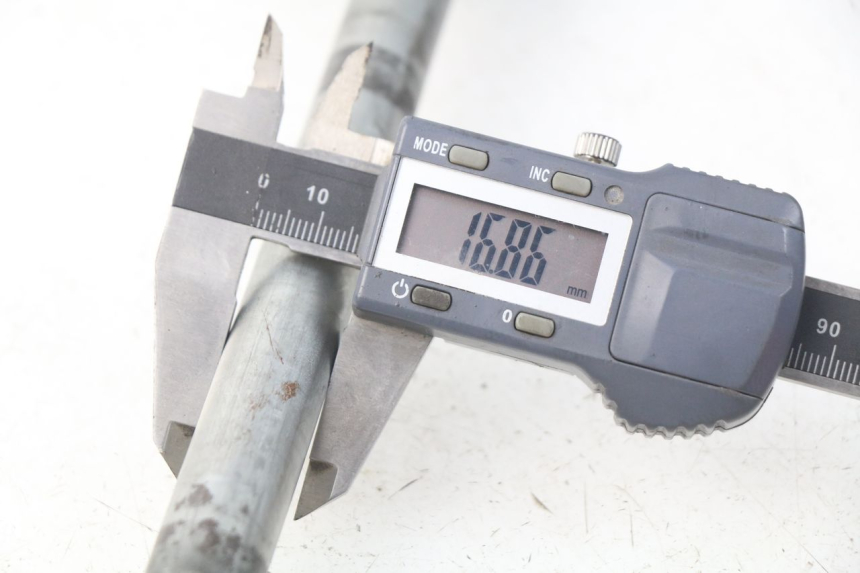 photo de ASSE RUOTA POSTERIORE SUZUKI GSX-F GSXF 600 (1998 - 2004)