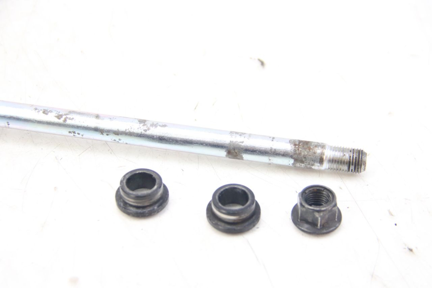 photo de ASSE RUOTA POSTERIORE YAMAHA MT ABS 125 (2014 - 2018) - Primo piano tecnico