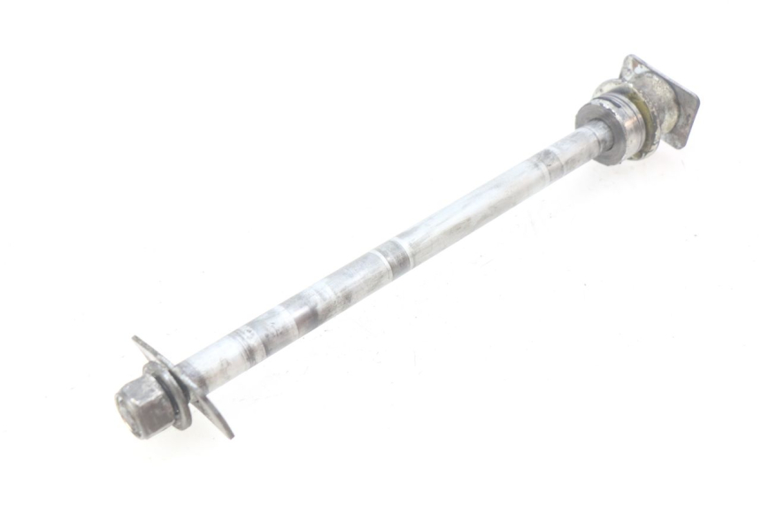 photo de ASSE RUOTA POSTERIORE SUZUKI SV N 650 (1999 - 2002) - Primo piano tecnico