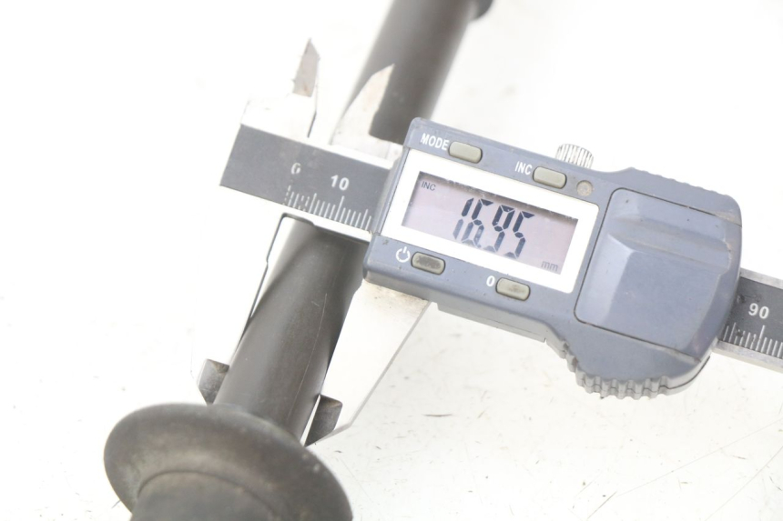 photo de ASSE RUOTA POSTERIORE YAMAHA XP T-MAX TMAX 500 (2004 - 2007)