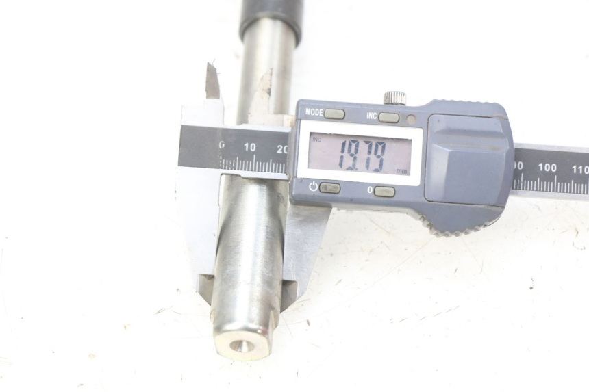 photo de ASSE RUOTA ANTERIORE ROYAL ENFIELD BULLET CLASSIC 500 (2017 - 2020)