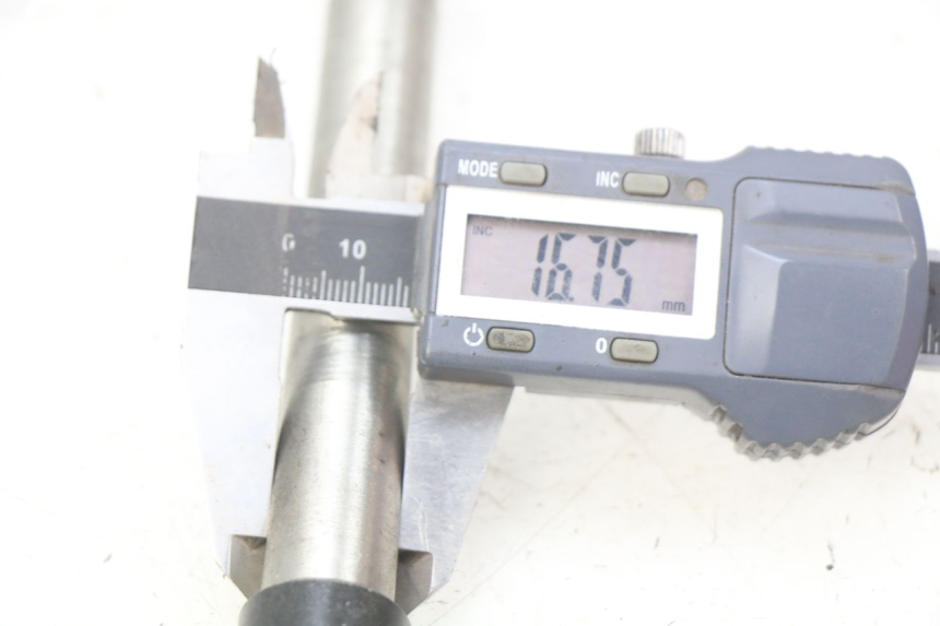 photo de ASSE RUOTA ANTERIORE ROYAL ENFIELD BULLET CLASSIC 500 (2017 - 2020)