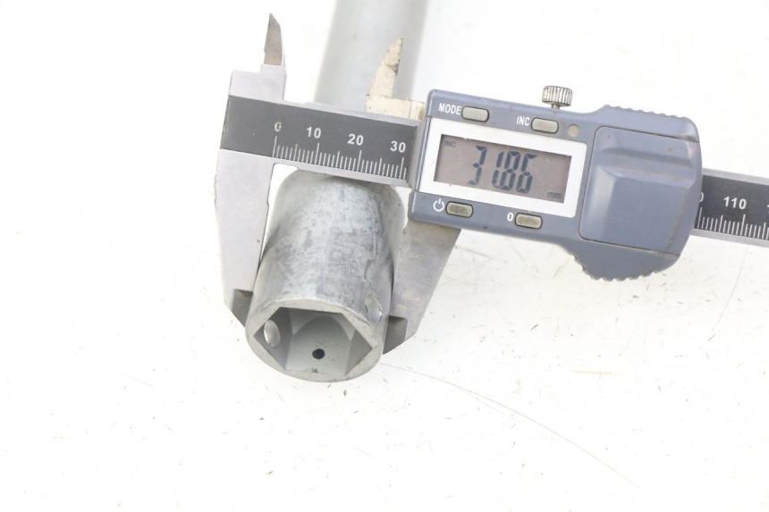 photo de ASSE RUOTA ANTERIORE HONDA CB R 1000 (2018 - 2023)