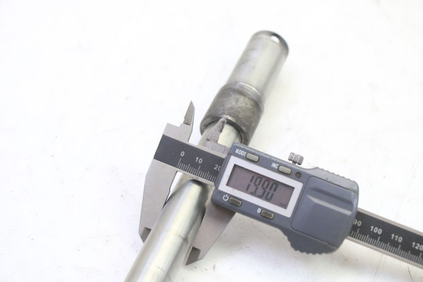 photo de ASSE RUOTA ANTERIORE HONDA CBR RR FIREBLADE 900 (1992 - 1994)