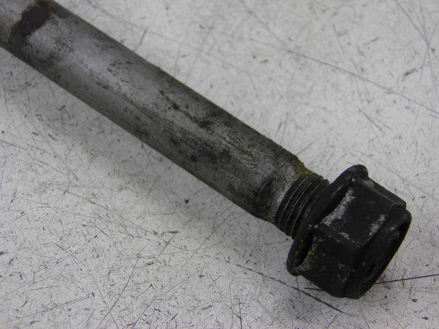 photo de ASSE RUOTA ANTERIORE HONDA FES S-WING SWING ABS 125 (2007 - 2015)