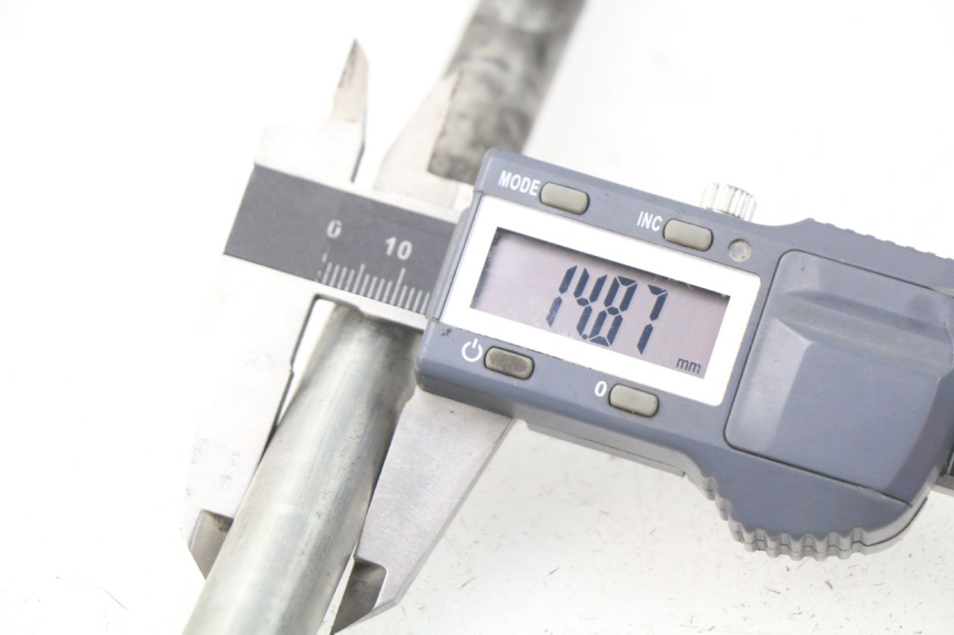 photo de ASSE RUOTA ANTERIORE PEUGEOT LUDIX 50 (2005 - 2007)