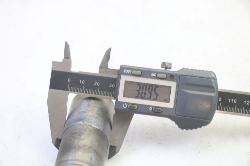 photo de ASSE RUOTA ANTERIORE BMW R RT ABS 1200 (2010 - 2014) - Primo piano tecnico