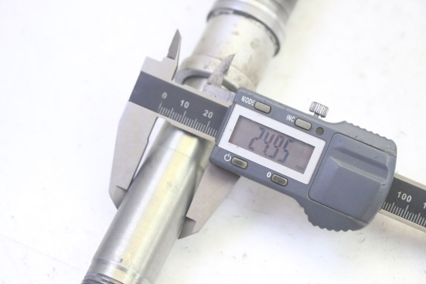 photo de ASSE RUOTA ANTERIORE BMW R RT ABS 1200 (2010 - 2014) - Vista d'insieme del prodotto