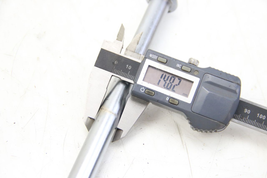 photo de ASSE RUOTA ANTERIORE YAMAHA XV VIRAGO 750 (1984 - 1998)