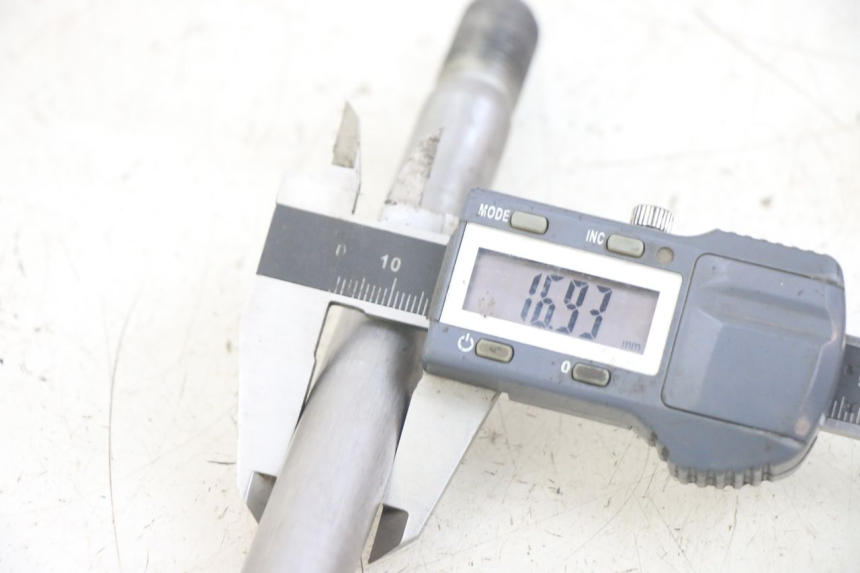 photo de ASSE RUOTA ANTERIORE YAMAHA XJN DIVERSION 600 (2000 - 2003)