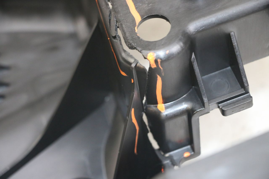 photo de VASCA PORTABATTERIA YAMAHA XMAX X-MAX ABS 125 (2017 - 2020)