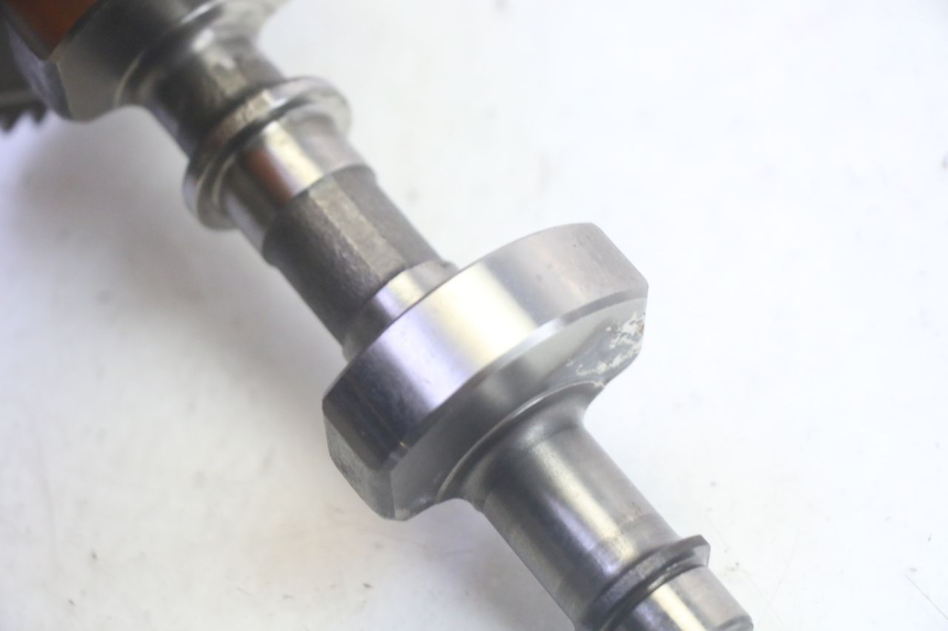 photo de Bilanciere motore SUZUKI BURGMAN EXECUTIVE ABS 650 (2006 - 2012) - Primo piano tecnico