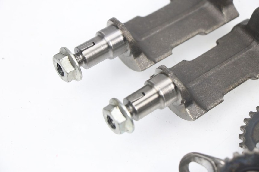 photo de Bilanciere motore SUZUKI DR DJEBEL 600 (1985 - 1990)