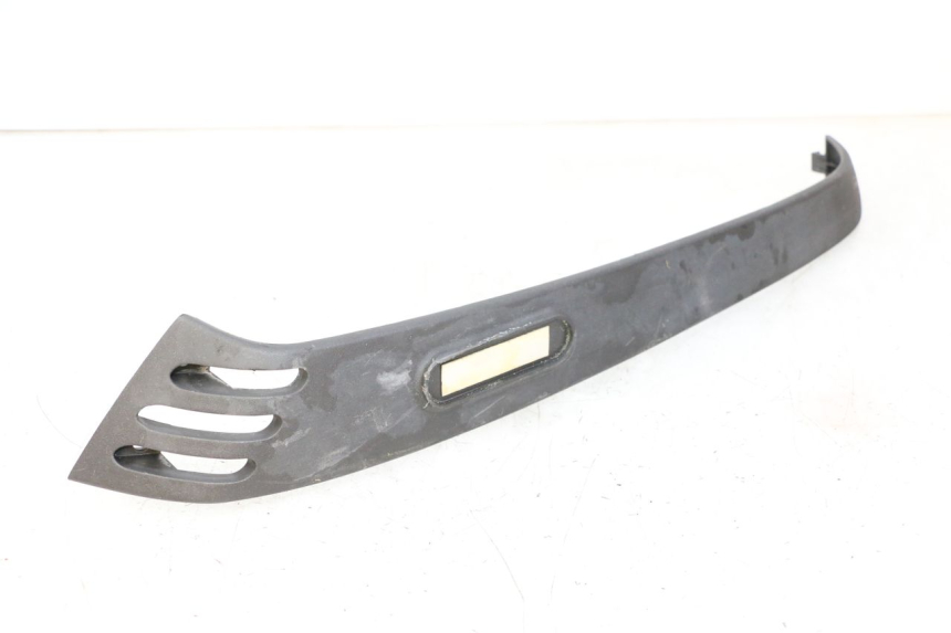 photo de SOTTOPEDANA POSTERIORE DESTRA PIAGGIO LXV 4T 50 (2009 - 2013)