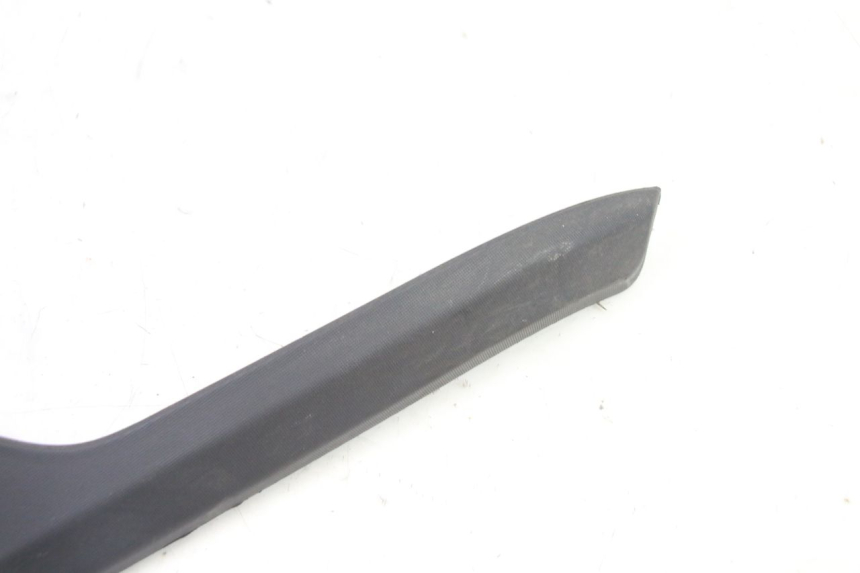 photo de SOTTOPEDANA POSTERIORE DESTRA PIAGGIO MP3 HPE 310 (2024 - 2025)