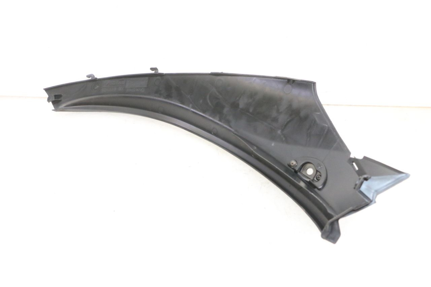 photo de SOTTOPEDANA POSTERIORE DESTRA PIAGGIO MP3 RL 250 (2007 - 2010) - Zoom sullo stato d'uso