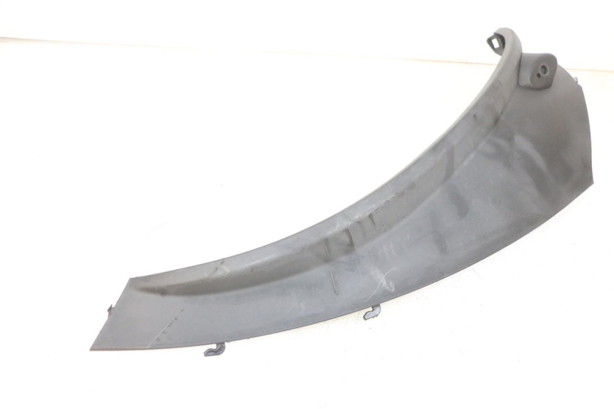 photo de SOTTOPEDANA POSTERIORE DESTRA PIAGGIO MP3 RL 250 (2007 - 2010) - Dettagli dei punti di fissaggio