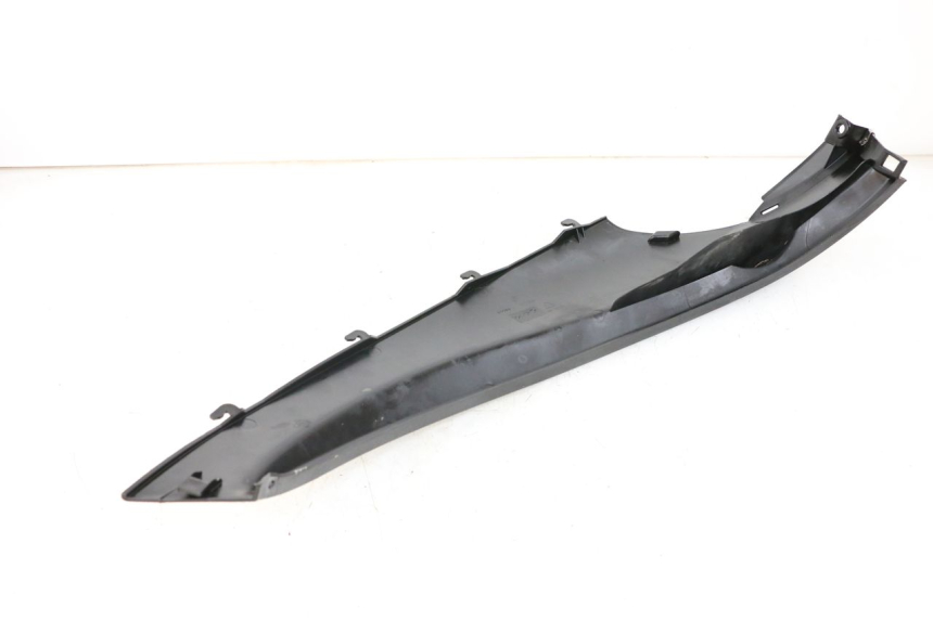 photo de BASSO DELLA SCATOLA POSTERIORE DESTRA PIAGGIO MP3 500 (2011 - 2015)