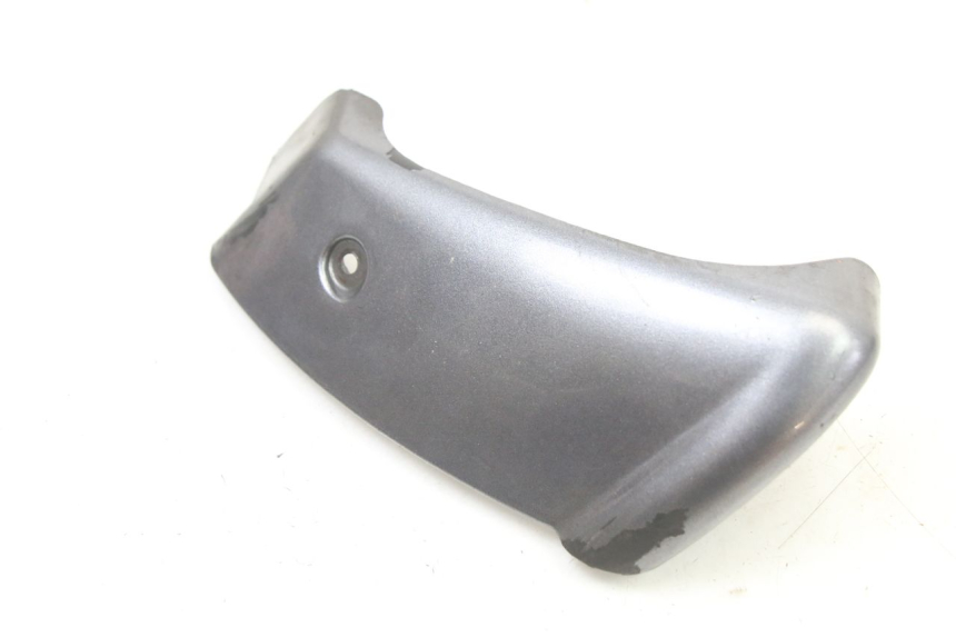 photo de BASSO DELLA SCATOLA POSTERIORE DESTRA PIAGGIO VESPA GRANTURISMO 125 (2003 - 2007)