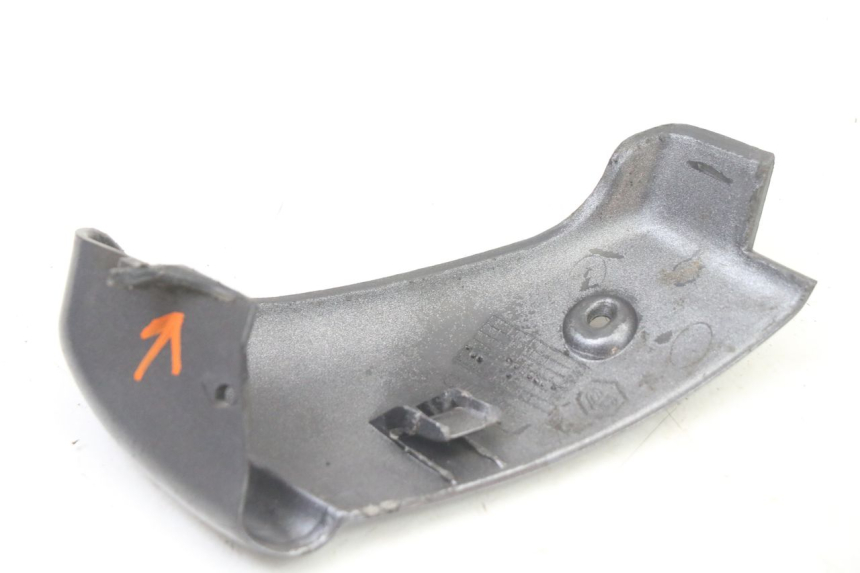 photo de BASSO DELLA SCATOLA POSTERIORE DESTRA PIAGGIO VESPA GRANTURISMO 125 (2003 - 2007)