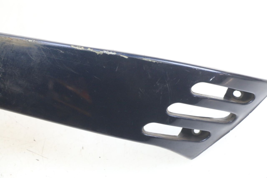 photo de BASSO DELLA SCATOLA POSTERIORE DESTRA PIAGGIO VESPA LXV 125 (2006 - 2009)