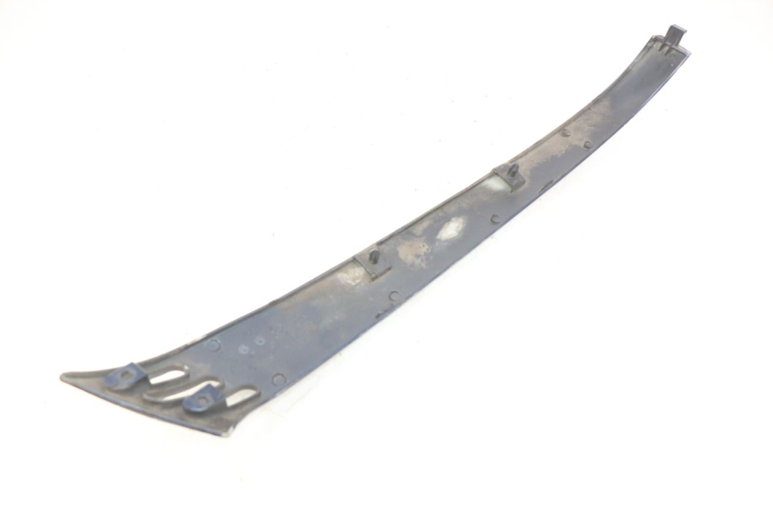 photo de BASSO DELLA SCATOLA POSTERIORE DESTRA PIAGGIO VESPA LXV 125 (2006 - 2009)