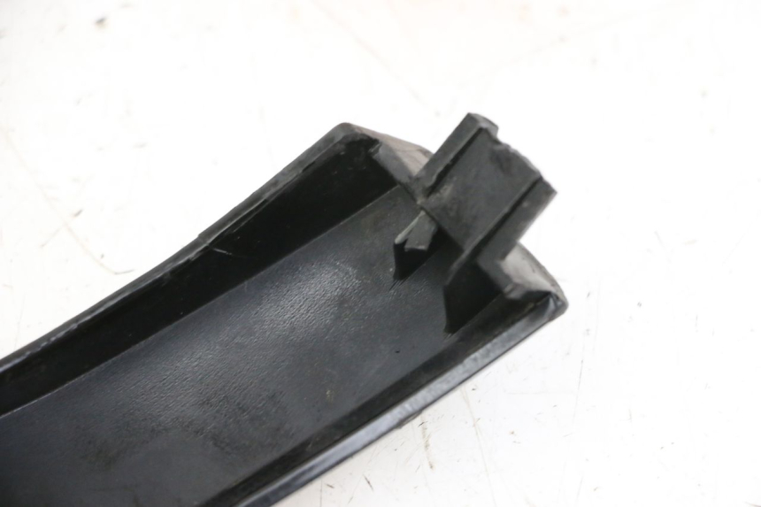 photo de BASSO DELLA SCATOLA POSTERIORE DESTRA PIAGGIO VESPA S 2T 50 (2007 - 2014)