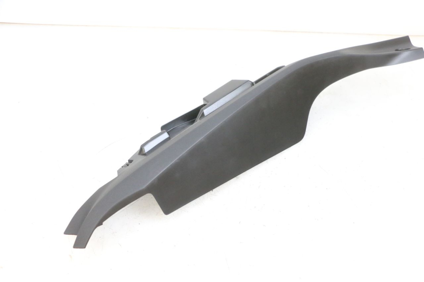 photo de SOTTOPEDANA POSTERIORE DESTRA YAMAHA TRICITY 300 (2020 - 2024) - Primo piano tecnico