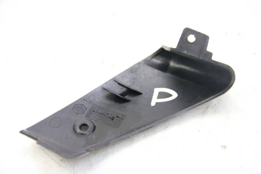 photo de BASSO DELLA SCATOLA POSTERIORE DESTRA PIAGGIO VESPA GRANTURISMO 125 (2003 - 2007)
