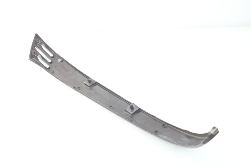 photo de SOTTOPEDANA POSTERIORE DESTRA PIAGGIO VESPA LX IE 125 (2010 - 2012)