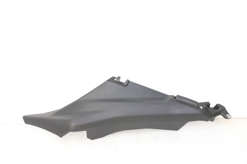 photo de SOTTOPEDANA POSTERIORE DESTRA YAMAHA XMAX X-MAX 125 (2021 - 2025)