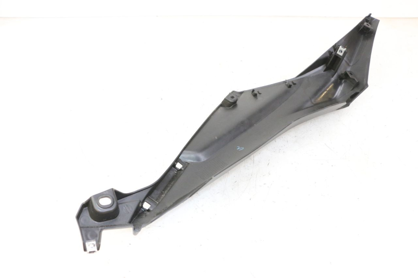 photo de SOTTOPEDANA POSTERIORE DESTRA YAMAHA XMAX X-MAX 125 (2021 - 2025)