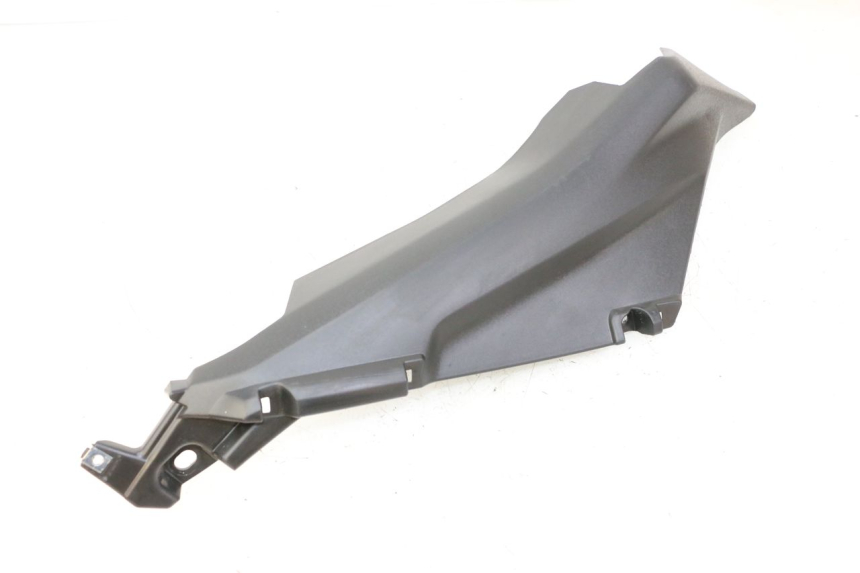 photo de SOTTOPEDANA POSTERIORE DESTRA YAMAHA XMAX X-MAX 125 (2021 - 2025)