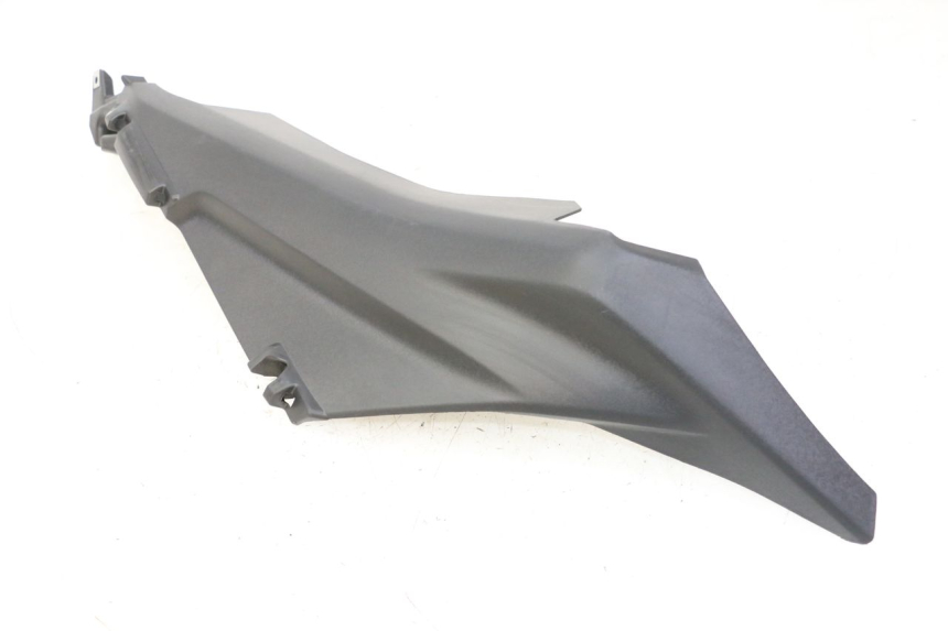 photo de SOTTOPEDANA POSTERIORE DESTRA YAMAHA XMAX X-MAX 125 (2021 - 2025)