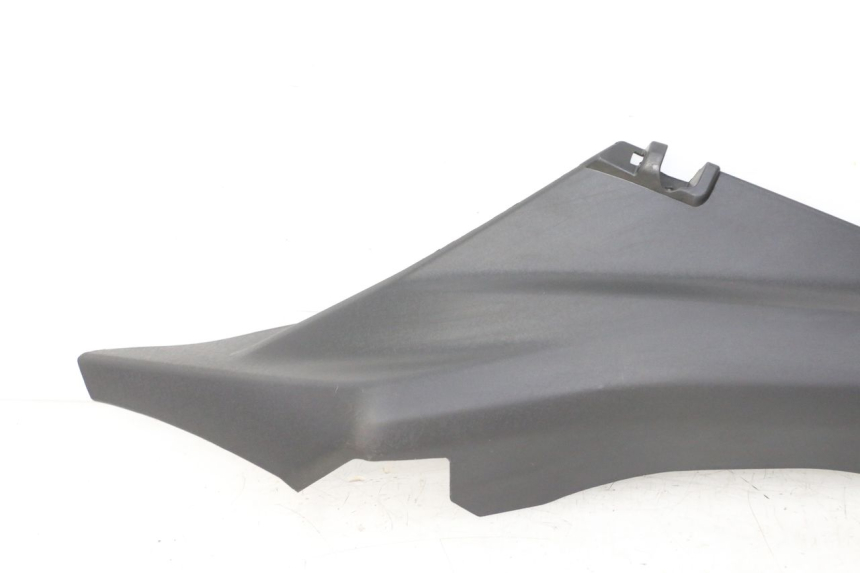 photo de SOTTOPEDANA POSTERIORE DESTRA YAMAHA XMAX X-MAX 125 (2021 - 2025)