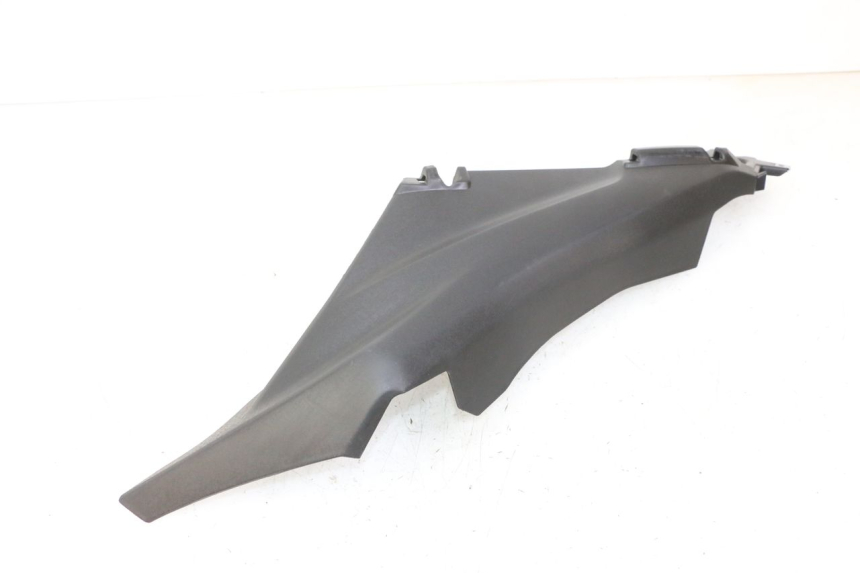 photo de SOTTOPEDANA POSTERIORE DESTRA YAMAHA XMAX X-MAX 125 (2021 - 2025)