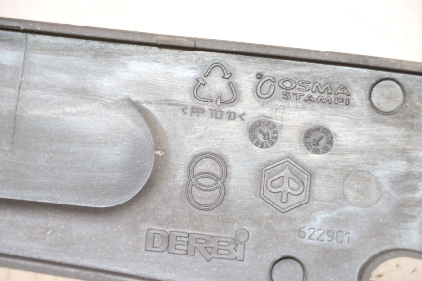 photo de SOTTOPEDANA POSTERIORE SINISTRA PIAGGIO LXV 4T 50 (2009 - 2013)